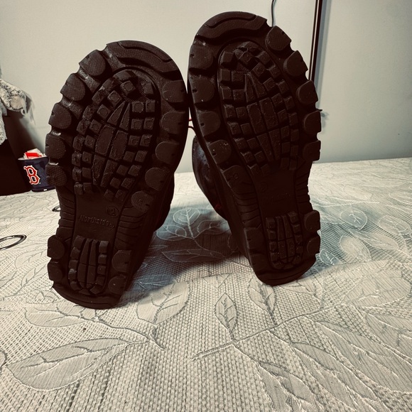 ❄️ Northside Kids Snow Boots | Size 2 | 3M Thinsulate | Water-Resistant - Picture 7 of 11